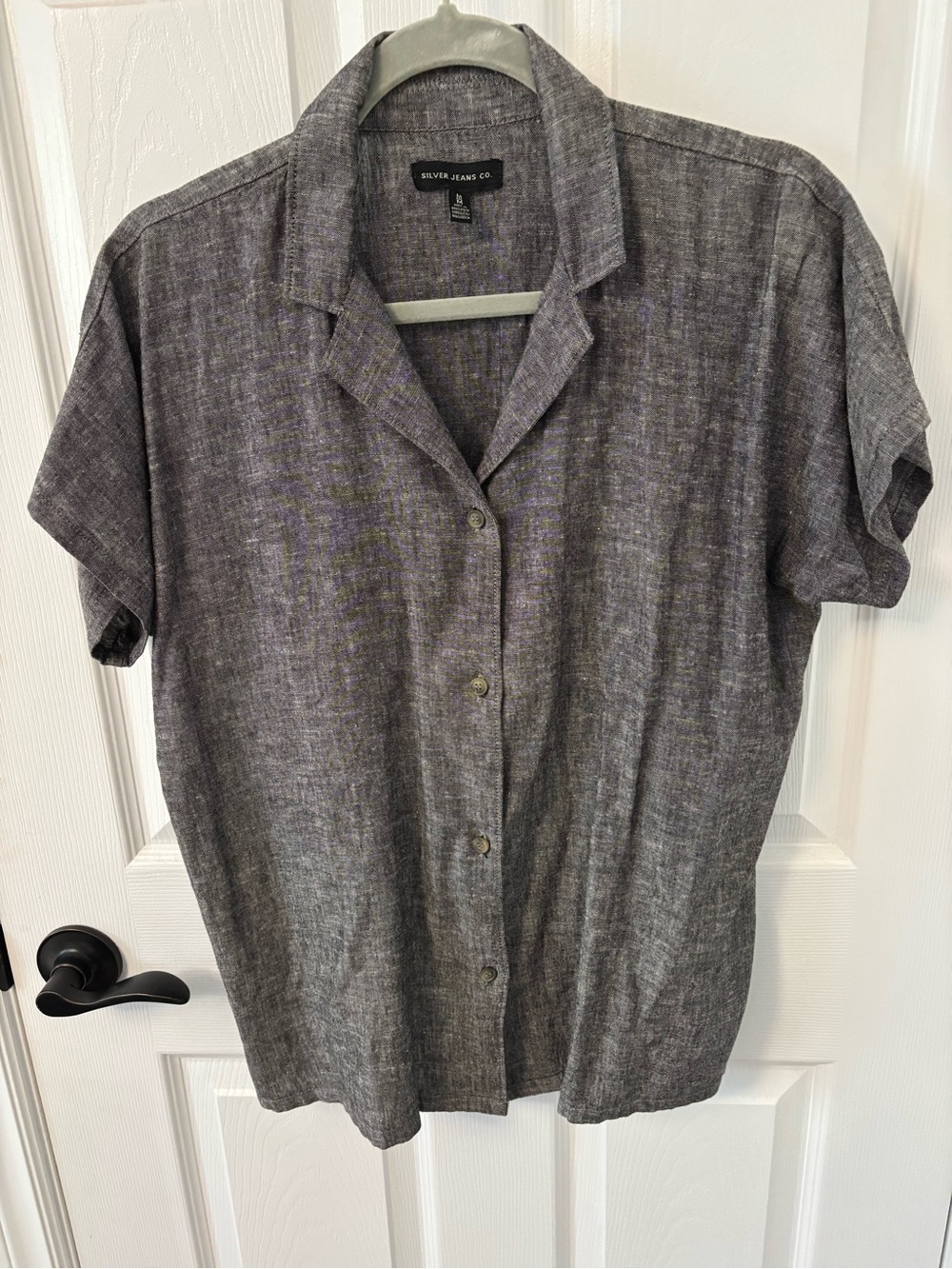 NWOT Silver Jeans Short Sleeve Button-Front Camp Shirt - Gray